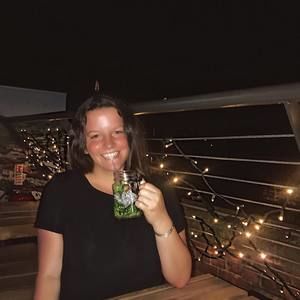 Meet your Posher, Nicole